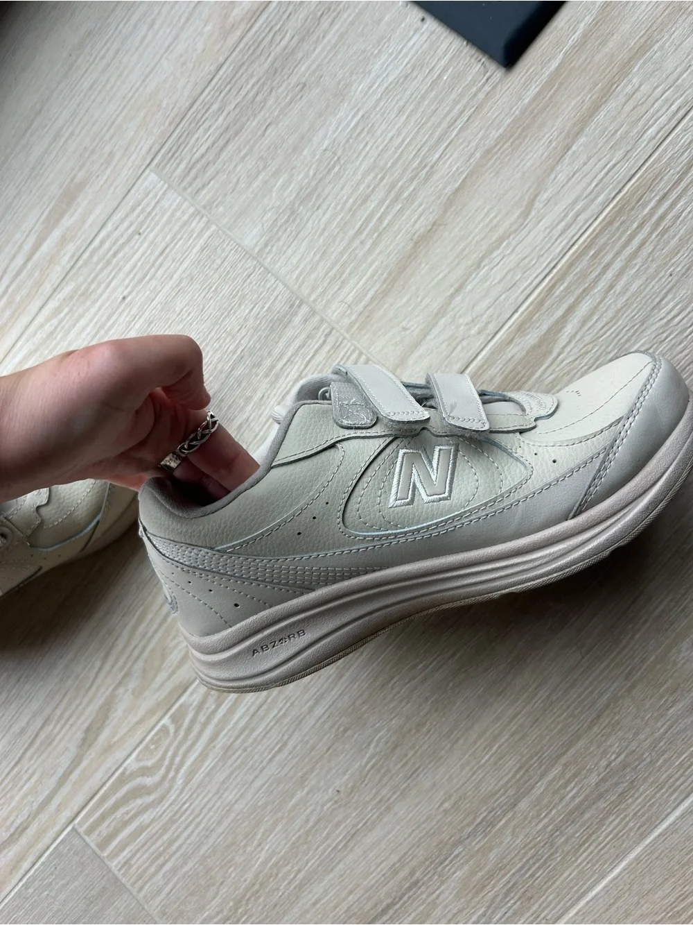 New Balance Kids Velcro Sneaker in Beige and Taupe
